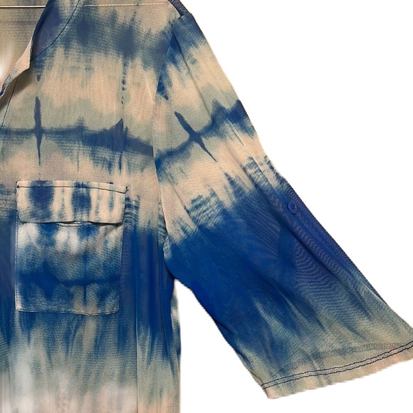 Faith & Joy, Tie Dye, Roll Tab Sleeves, Chest Pockets, V-Neckline Top, Large - Picture 3 of 6